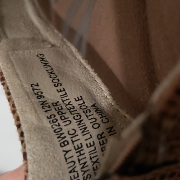 Obeo brown T-strap thong embellish sandals size 12 narrow - Picture 7 of 7